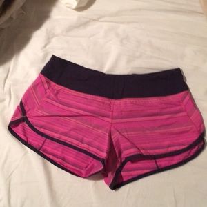 Lululemon Speed Up Short 2.5 Size 6